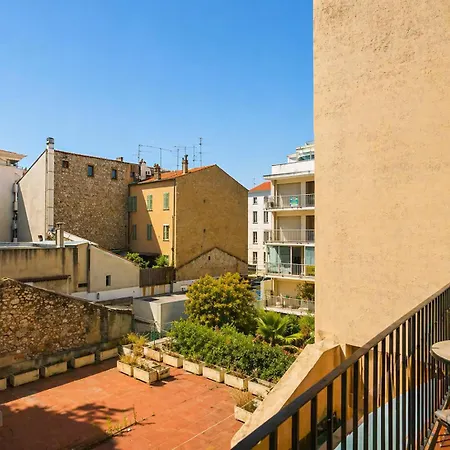 Palm In Bright 2 Bedroom In Center With Terrace & Ac